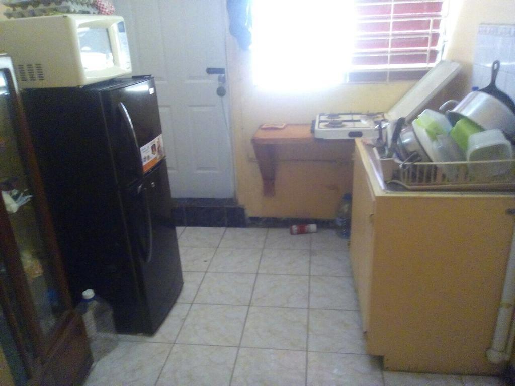 Leslies' Home Portmore Room photo